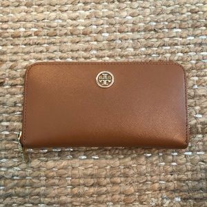 Tory Burch Camel Wallet GREAT CONDITION